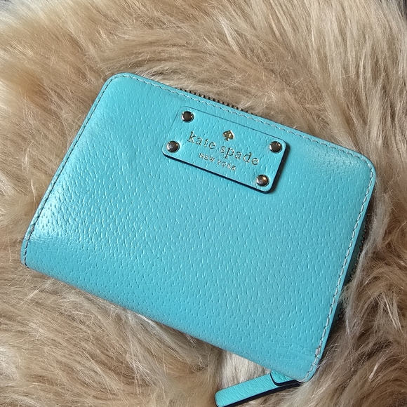 kate spade Handbags - Euc Kate Spade Robins Blue Wallet